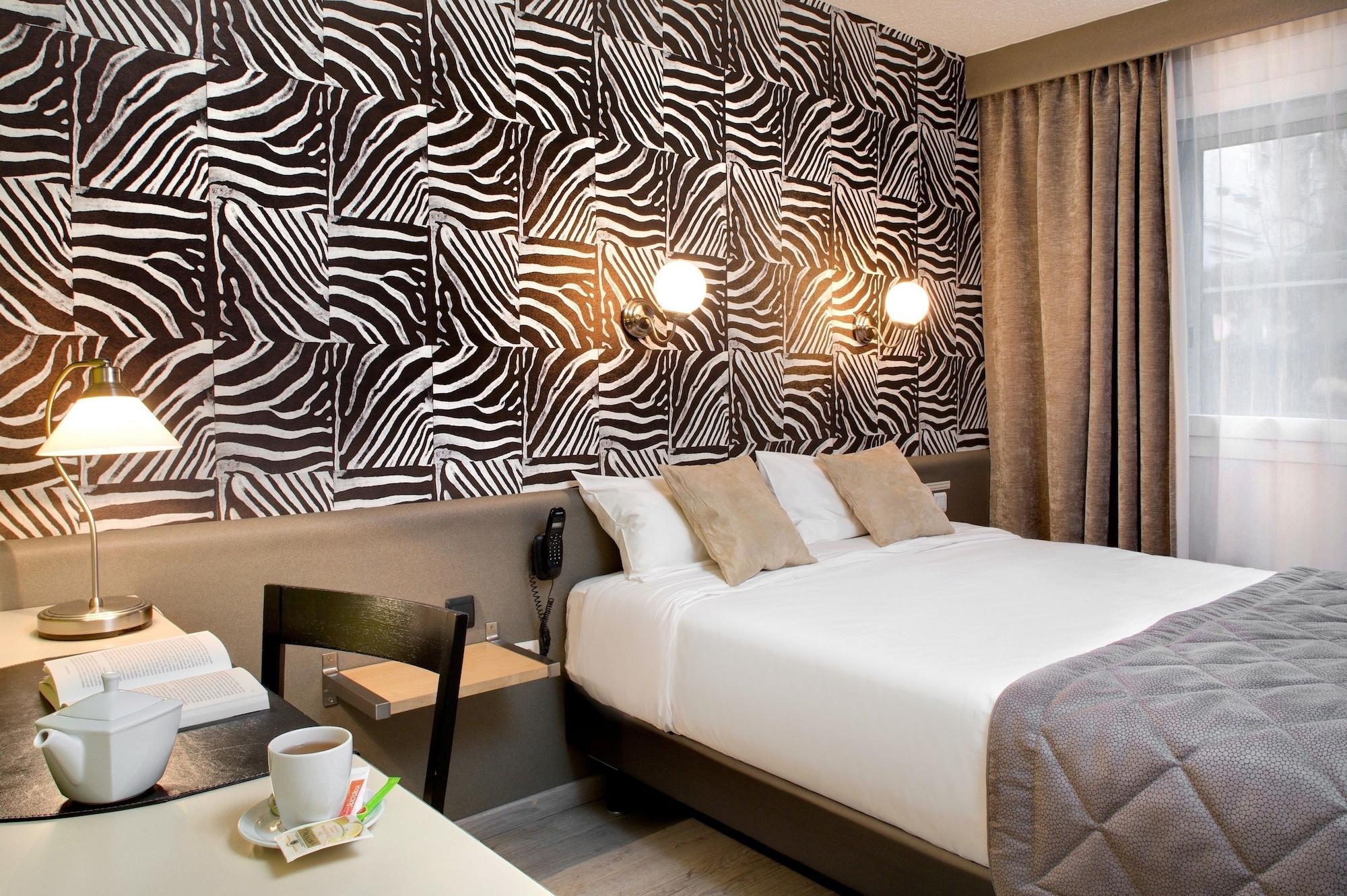 Logis Hotel Du Midi - Saint Etienne Sud Bagian luar foto
