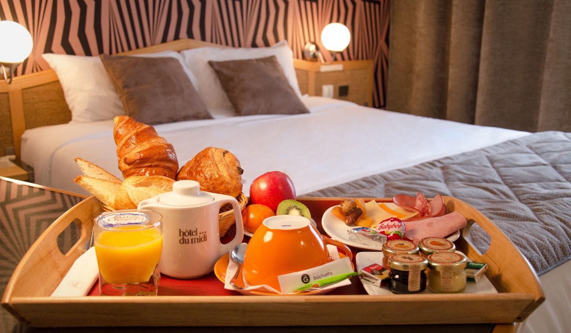 Logis Hotel Du Midi - Saint Etienne Sud Bagian luar foto