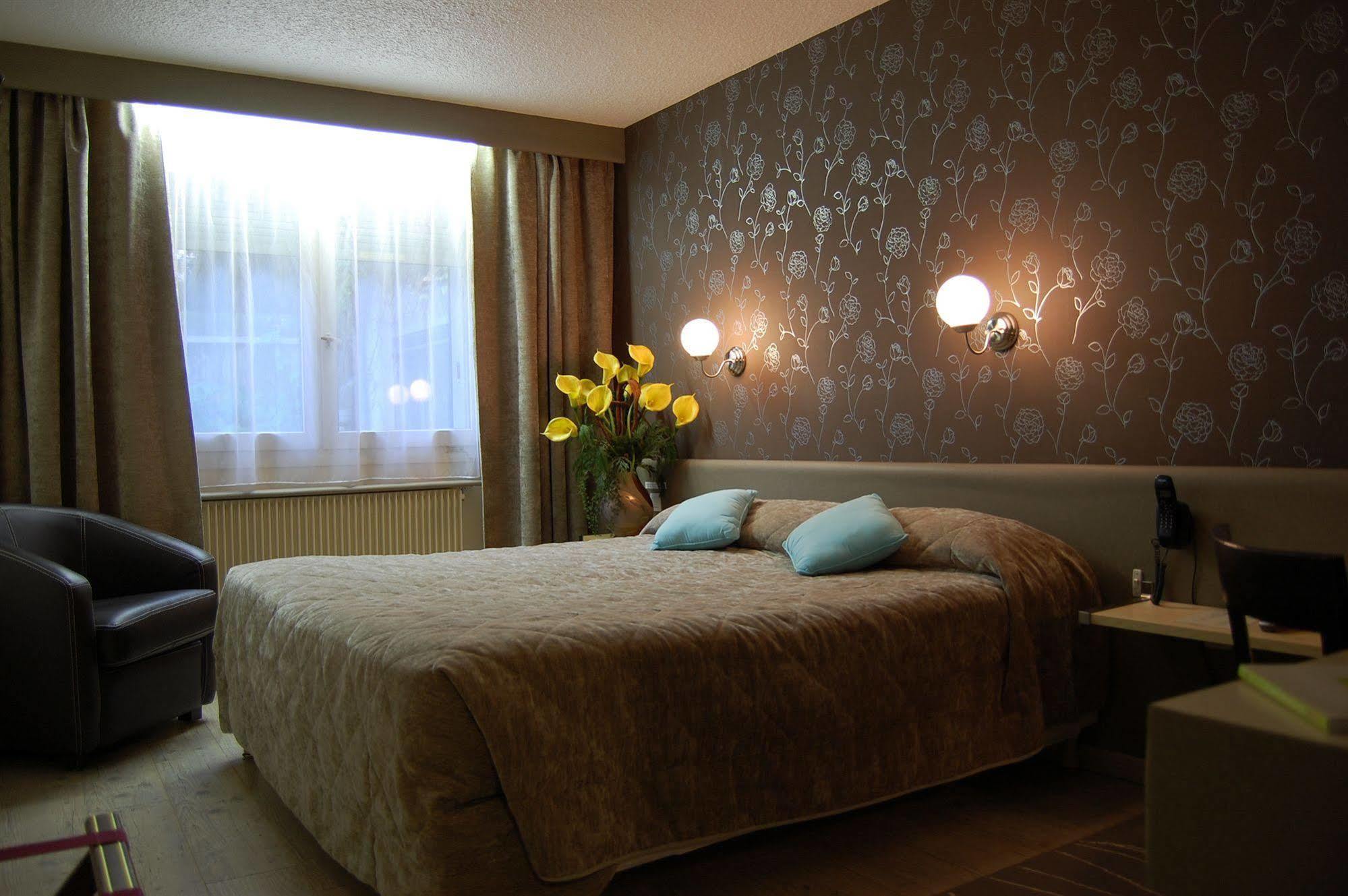 Logis Hotel Du Midi - Saint Etienne Sud Bagian luar foto