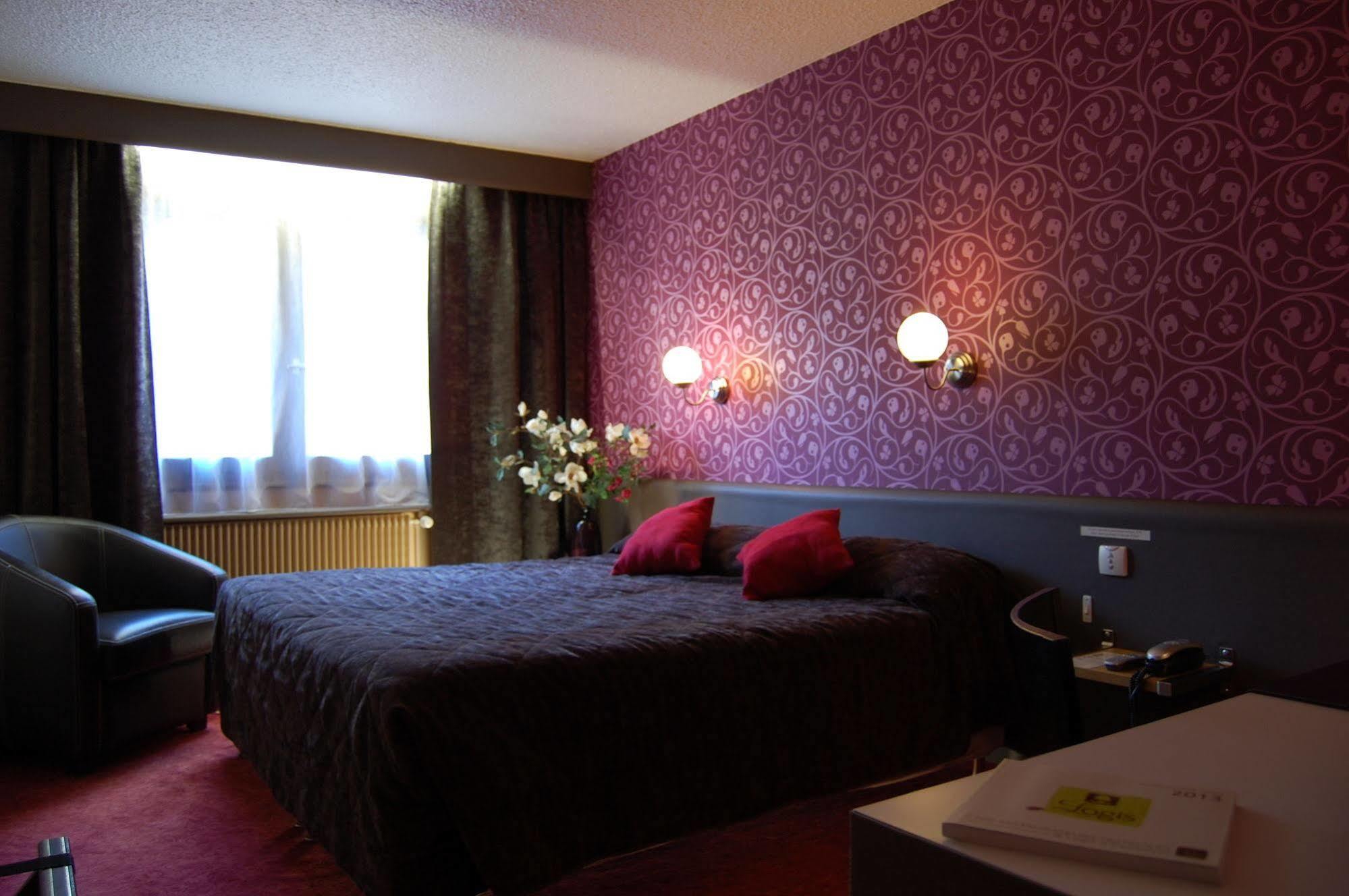Logis Hotel Du Midi - Saint Etienne Sud Bagian luar foto