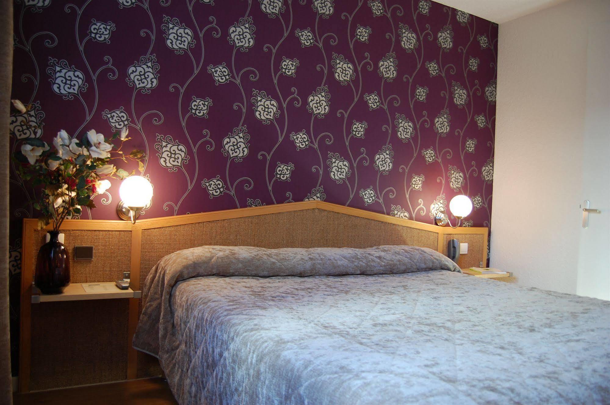 Logis Hotel Du Midi - Saint Etienne Sud Bagian luar foto